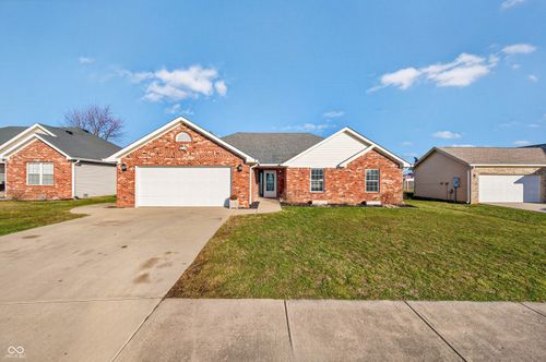 213 Dunn Dr, Trafalgar, IN, 46181-8691 | Card Image