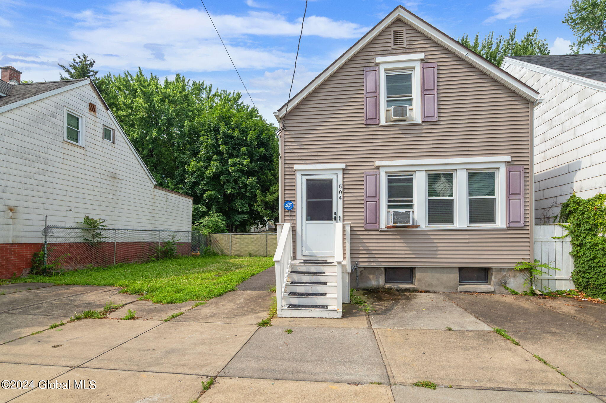 2nd St, Albany, NY 12206