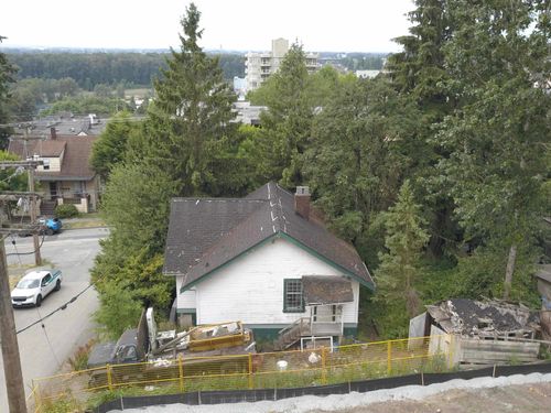 413 Eleventh St, New Westminster, BC, V3M4E9 | Card Image