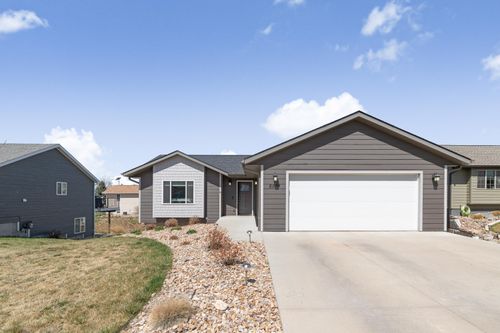 6674 Cambridge Pl, Summerset, SD, 57718-6709 | Card Image