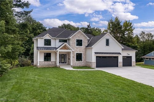 25428 Bryden Rd, Beachwood, OH, 44122-8601 | Card Image