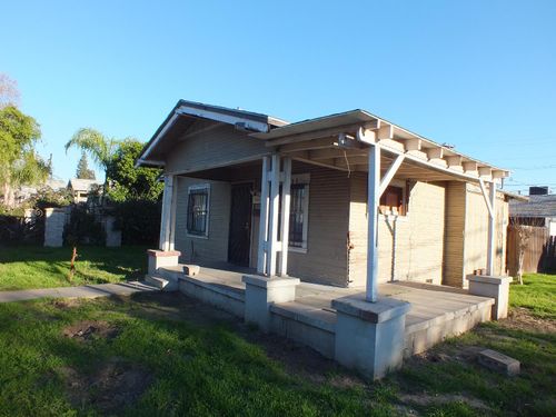3004 E Madison Ave, Fresno, CA, 93701-2517 | Card Image