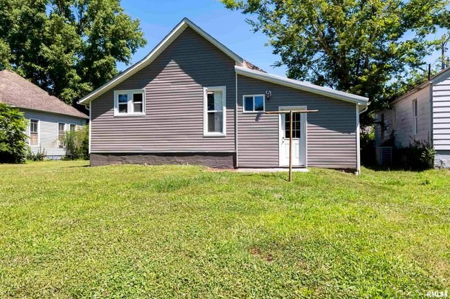 807 E Park St, House other with 3 bedrooms, 1 bathrooms and null parking in Du Quoin IL | Image 23