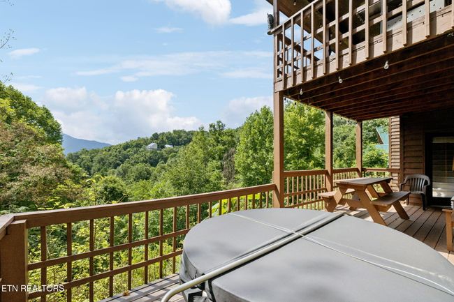 860 Heiden Dr, House other with 2 bedrooms, 2 bathrooms and null parking in Gatlinburg TN | Image 28
