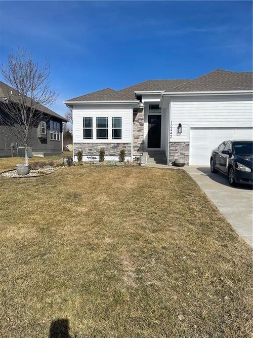 12442 Parkview Ave, Kansas City, KS, 66109-3704 | Card Image