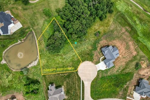 2980 Hickory Cir, Pella, IA, 50219-7594 | Card Image