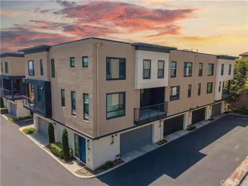2866 N Glassell, Orange, CA, 92865 | Card Image