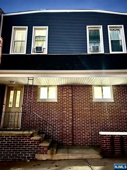 82-80-82 Central Ave, Ridgefield Park, NJ, 07660-1034 | Card Image