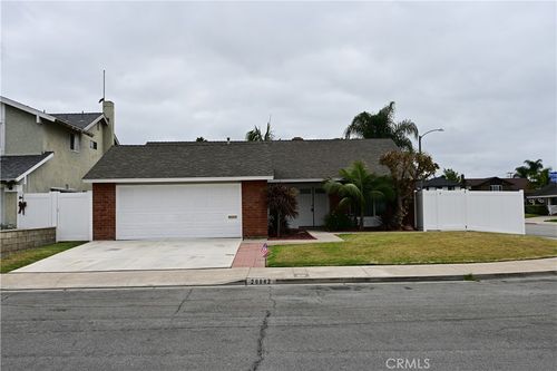 20942 Balgair Cir, Huntington Beach, CA, 92646-6424 | Card Image