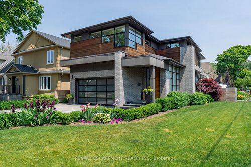 33 Wenonah Dr, Mississauga, ON, L5G3W2 | Card Image