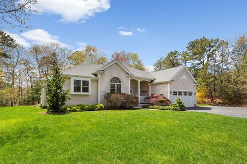 64 Early Red Cir, Plymouth, MA, 02360 | Card Image