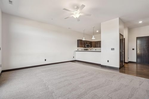 215-120 Twin Steeples Cir Ne, Dyersville, IA, 52040 | Card Image