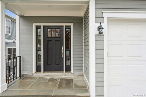 11 Park Ave, Harrison, NY, 10528-4030 | Card Image