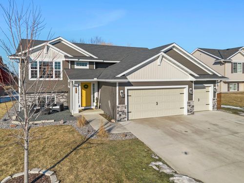 1205 Tikalsky St Se, New Prague, MN, 56071-4804 | Card Image