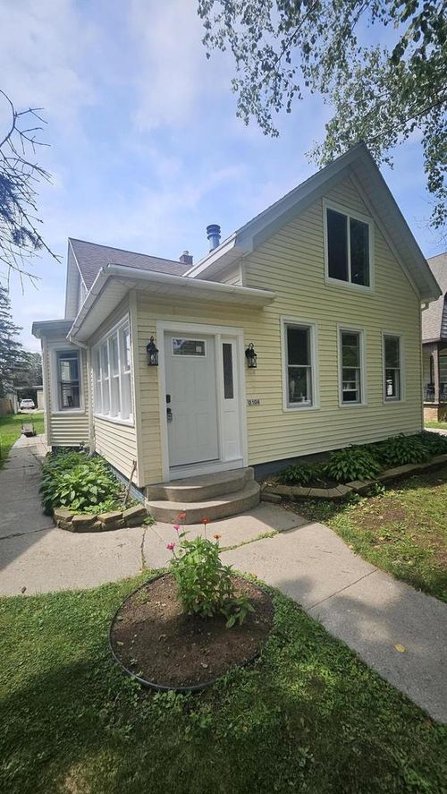 2104 N 10th Street, Sheboygan, WI, 53081 | Card Image