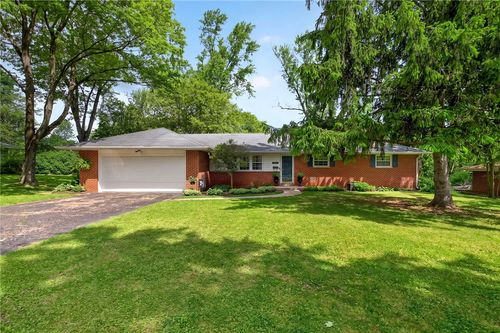 4200 Sugarcreek Drive, Bellbrook, OH, 45305 | Card Image