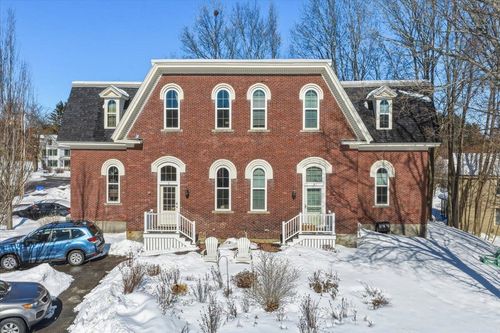 apt-2-14 Knight St, Concord, NH, 03301-3273 | Card Image