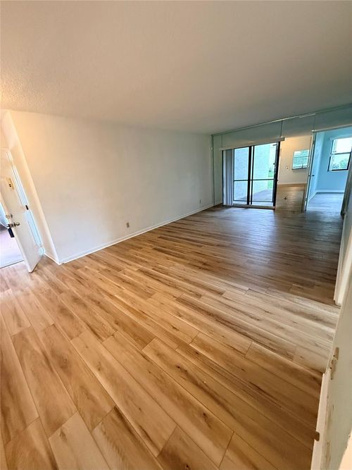 apt-106-7406 Woodmont Ter, Tamarac, FL, 33321-2552 | Card Image