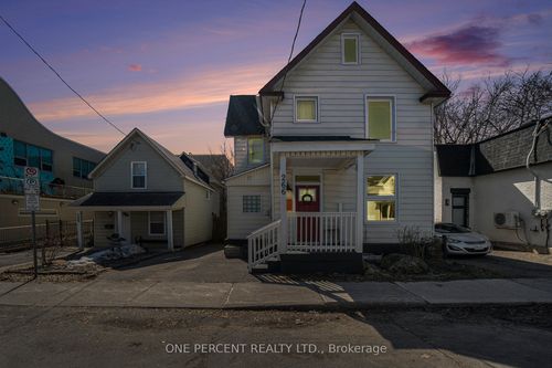 266 Bradley Ave, Vanier, ON, K1L7E9 | Card Image