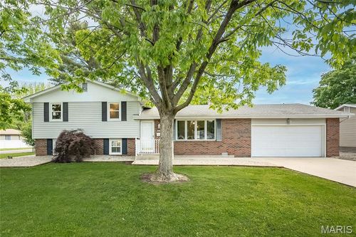 301 Wyoming St, Bethalto, IL, 62010-1620 | Card Image