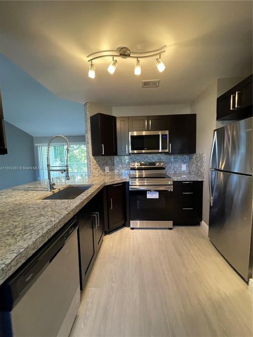 apt-203-3429 Nw 44th St, Lauderdale Lakes, FL, 33309-4270 | Card Image