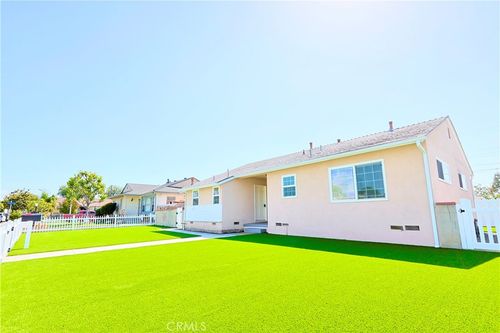 1113 S Pine Dr, Fullerton, CA, 92833-3672 | Card Image