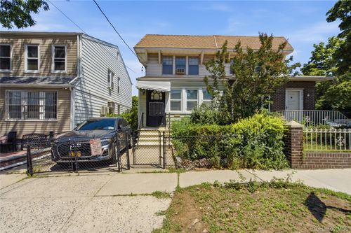 7017 53rd Ave, Maspeth, NY, 11378-1427 | Card Image