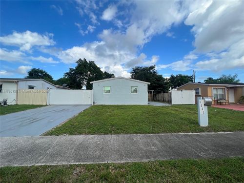 1331 N 69th Way, Hollywood, FL, 33024-5627 | Card Image