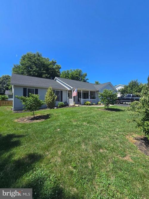84 Oriole Ln, FALLING WATERS, WV, 25419-4017 | Card Image