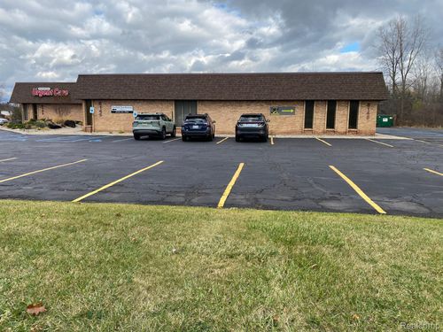 8145 S Saginaw St, Grand Blanc, MI, 48439-1862 | Card Image