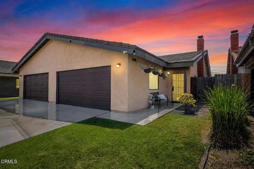 220 Elizabeth Ct, Santa Paula, CA, 93060-3143 | Card Image