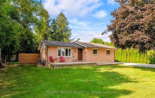 38823 Vienna St, Varna, ON, N0M2R0 | Card Image