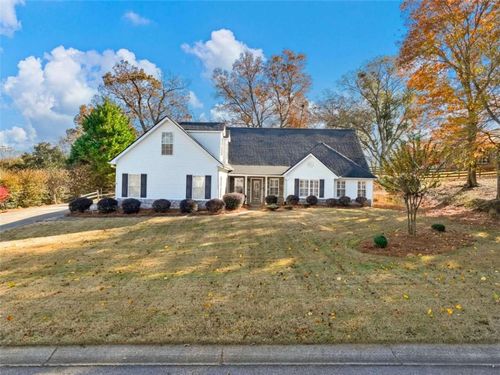 38 Berry Hill Ln, Hoschton, GA, 30548-4302 | Card Image