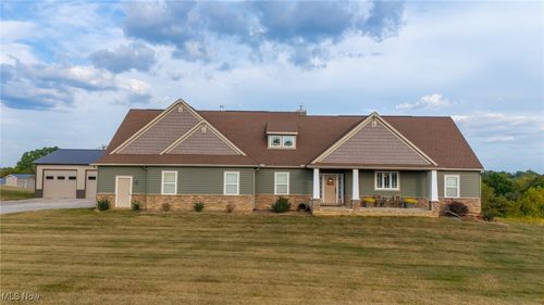 61961 Hawthorne Hill Rd, Shadyside, OH, 43947-9708 | Card Image