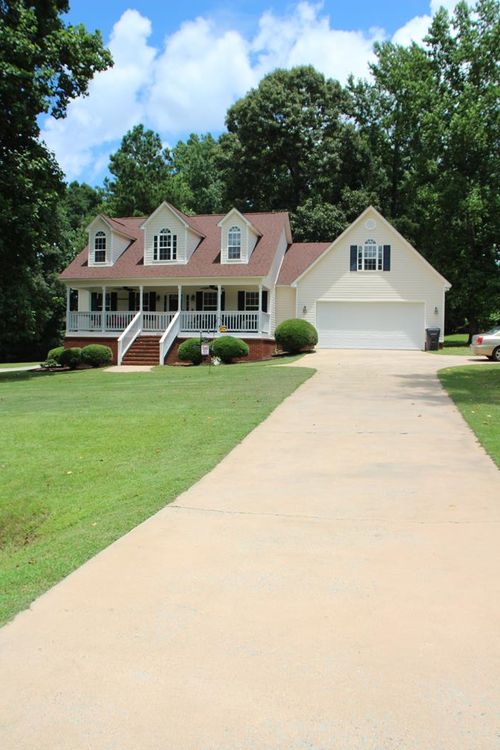 251 Southern Walk Dr, Milledgeville, GA, 31061-7778 | Card Image