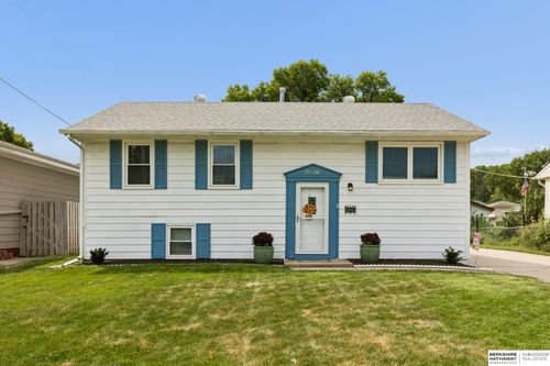 5016 Marshall Dr, Omaha, NE, 68137-1526 | Card Image