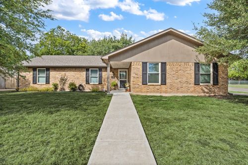 241 Crockett Ln, Hewitt, TX, 76643-3127 | Card Image