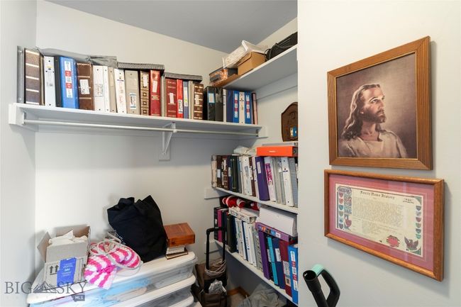 Walk in closet | Image 30