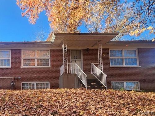 7712 Nacomis Dr, Saint Louis, MO, 63121-2117 | Card Image