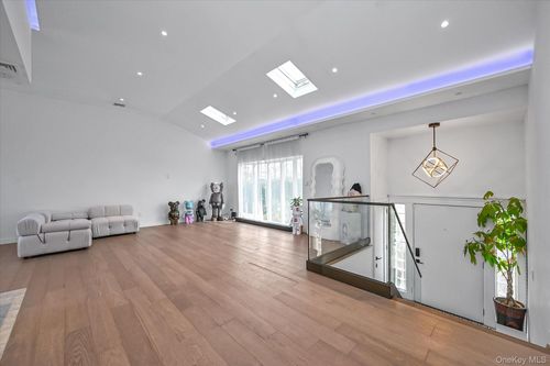 1841 Stanley Dr, Merrick, NY, 11566-5117 | Card Image