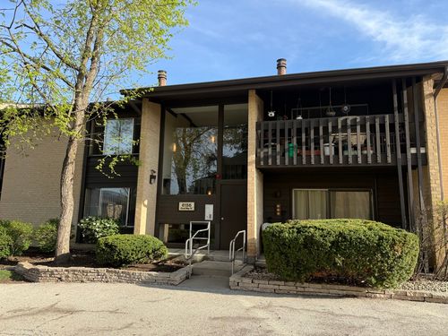 36-103-6156 Knoll Way Dr, Willowbrook, IL, 60527-2659 | Card Image