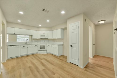 2775 Glen Haven Dr, League City, TX, 77573-4332 | Card Image