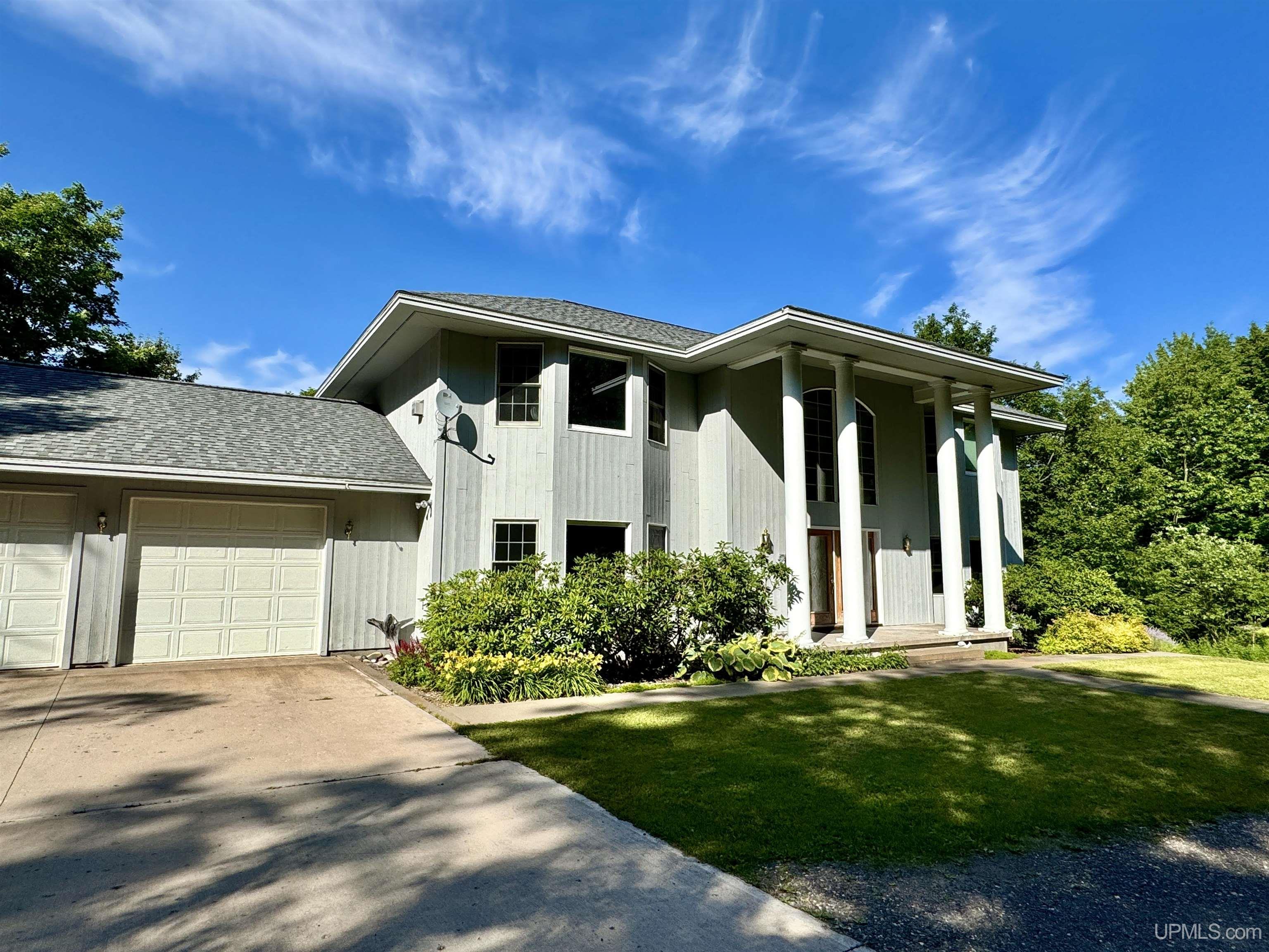 Ravine Side Dr, Houghton, MI 49931