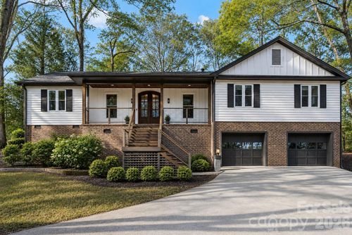 16 Tanglewood Rd, Lake Wylie, SC, 29710-9007 | Card Image