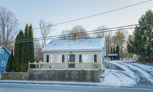 670 Putnam Pike, Smithfield, RI, 02828 | Card Image