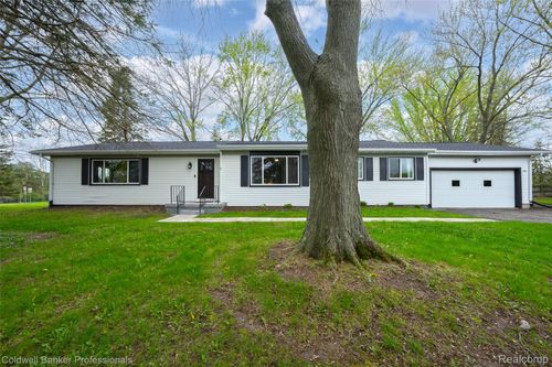 3500 S Elms Rd, Swartz Creek, MI, 48473-7913 | Card Image