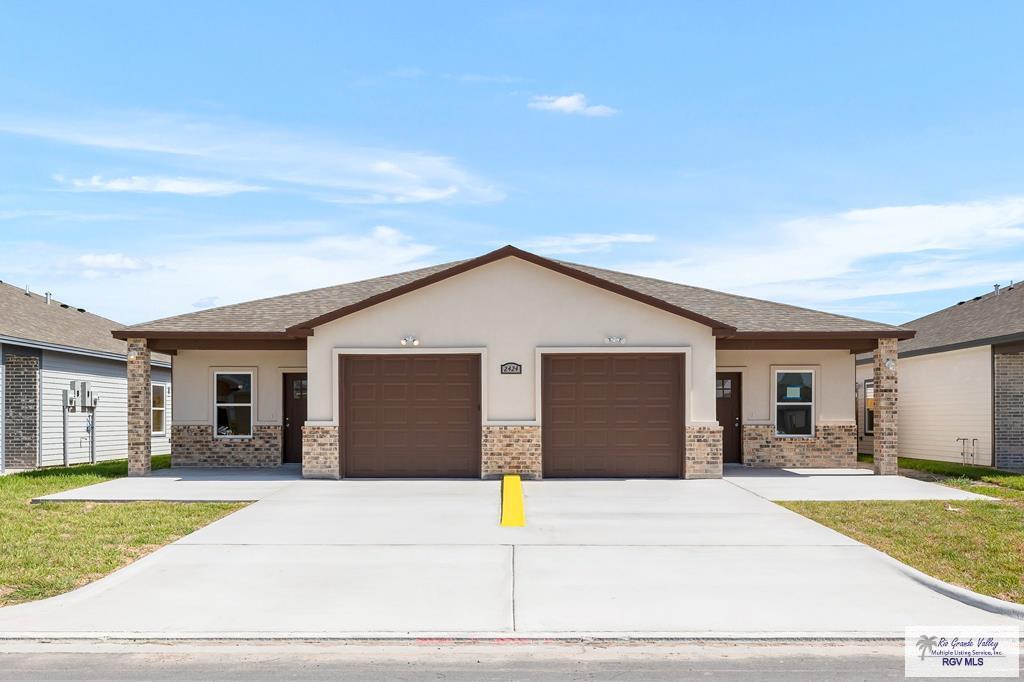 Residential Income in La Feria