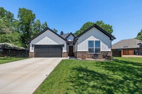 1418 Cheyenne Trl, Granbury, TX, 76048-6145 | Card Image