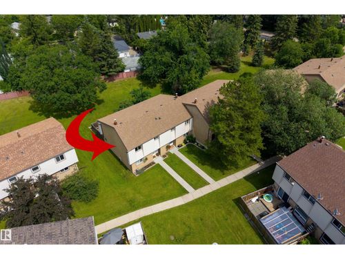 33 Grandin Vilge, St Albert, AB, T8N3B7 | Card Image