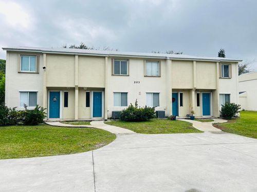 b-203 Southland Dr, Fort Pierce, FL, 34982-5178 | Card Image